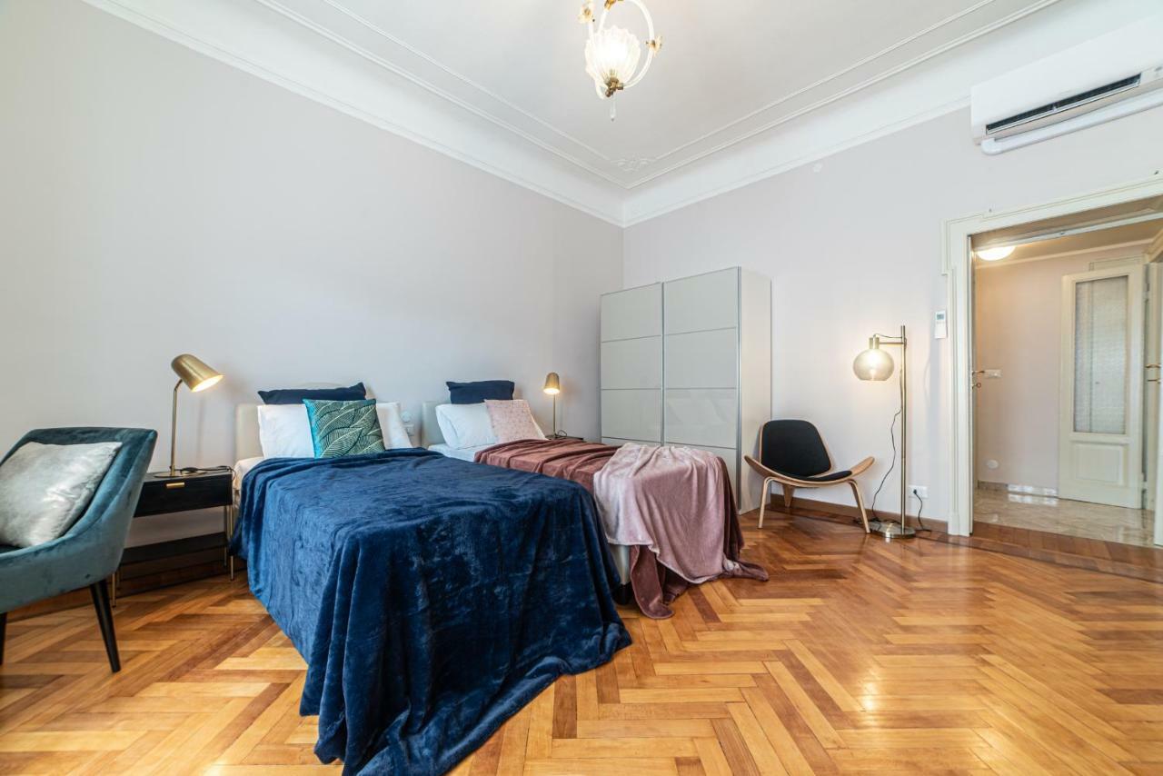 Joivy Sophisticated 3-Bed Flat With Desk Lägenhet Milano Exteriör bild