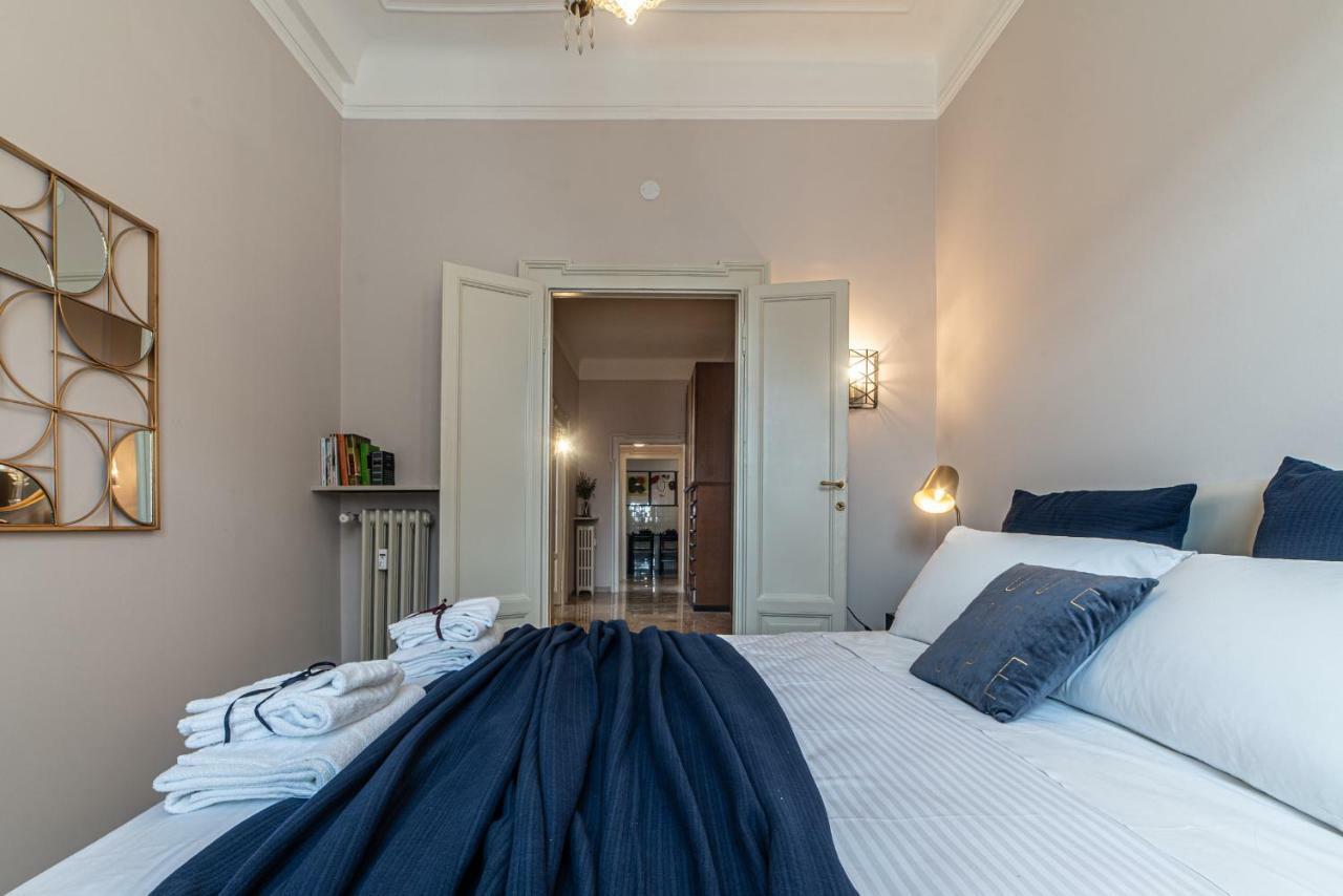 Joivy Sophisticated 3-Bed Flat With Desk Lägenhet Milano Exteriör bild