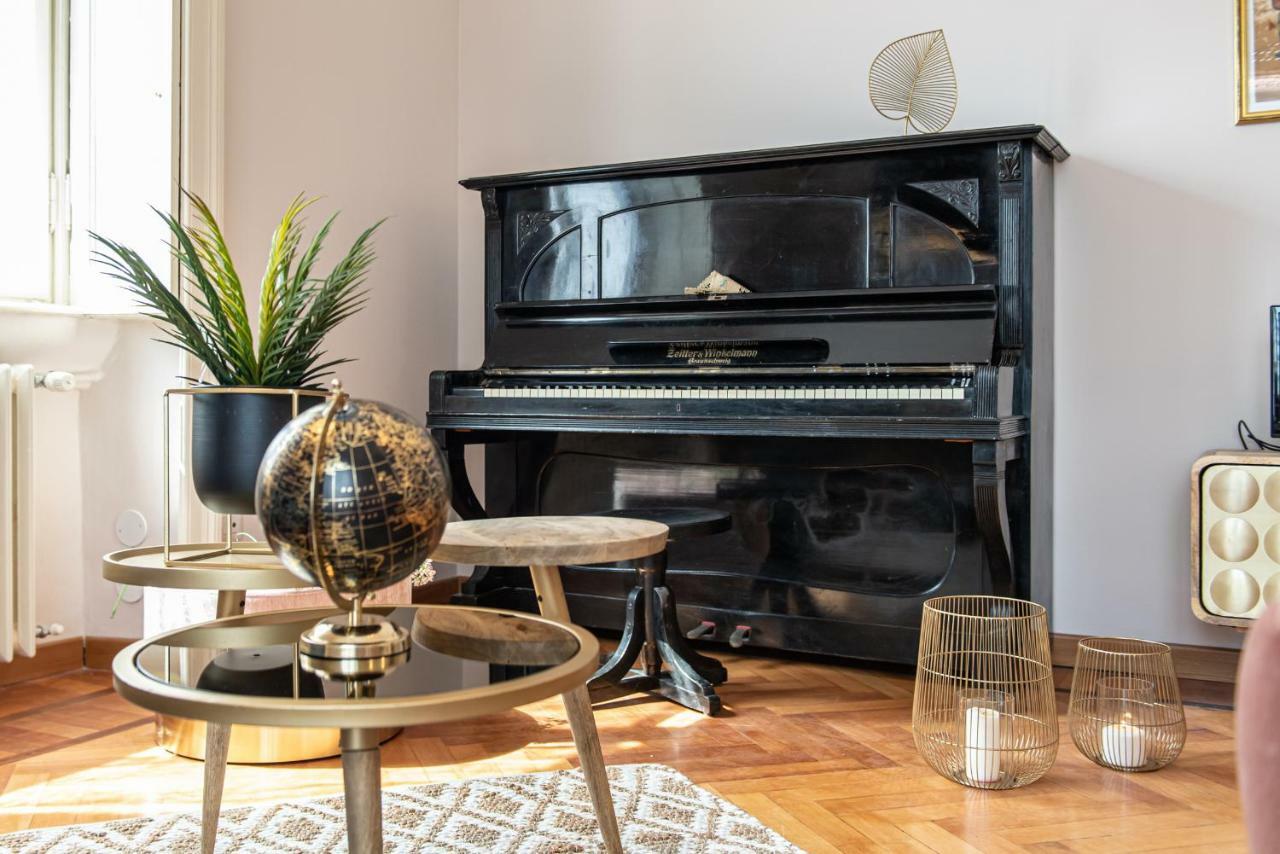 Joivy Sophisticated 3-Bed Flat With Desk Lägenhet Milano Exteriör bild