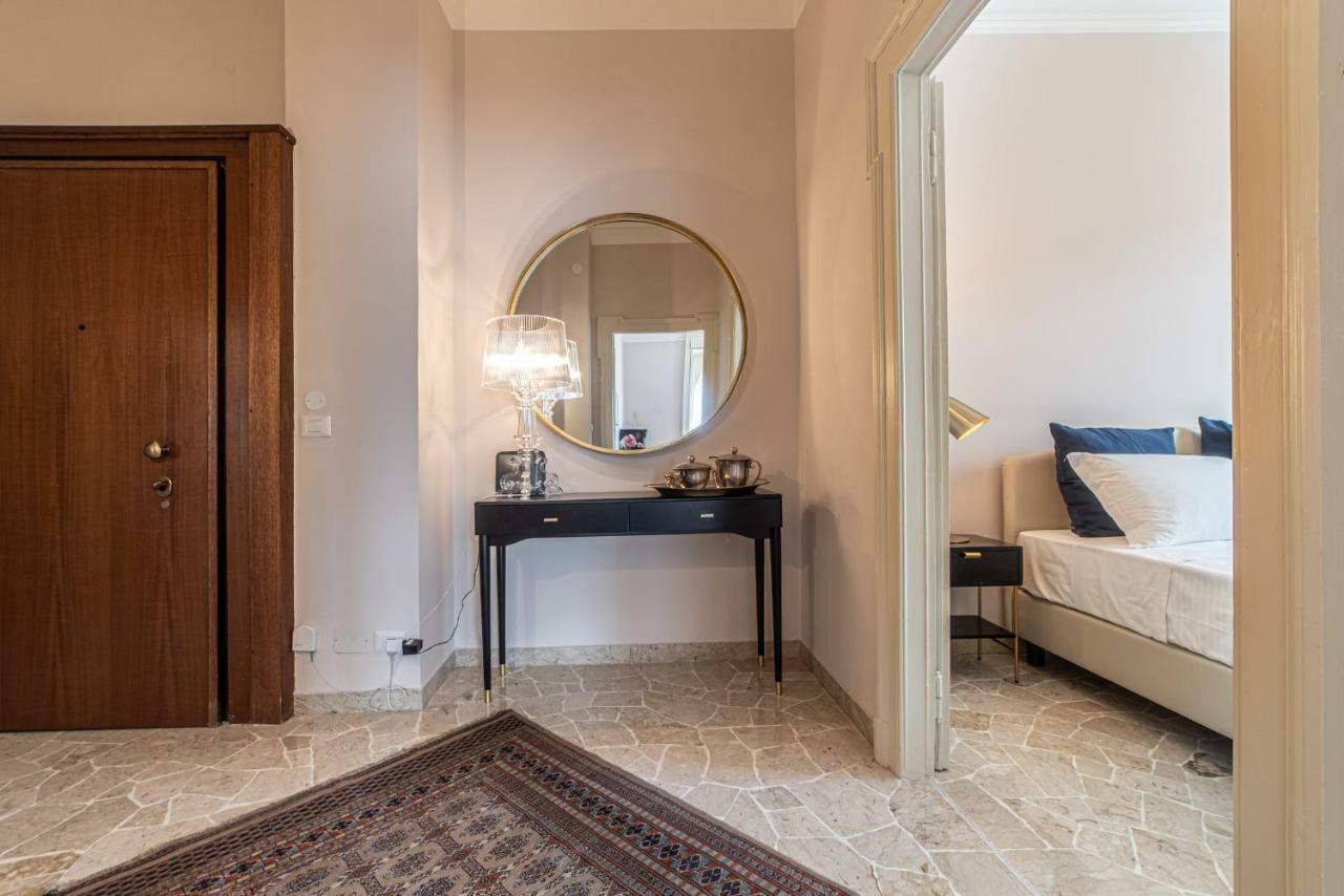 Joivy Sophisticated 3-Bed Flat With Desk Lägenhet Milano Exteriör bild