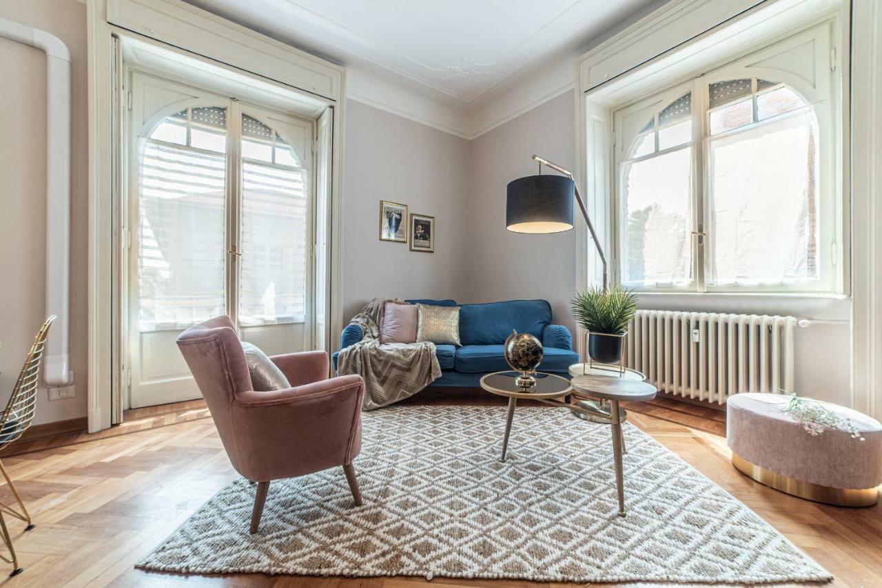 Joivy Sophisticated 3-Bed Flat With Desk Lägenhet Milano Exteriör bild