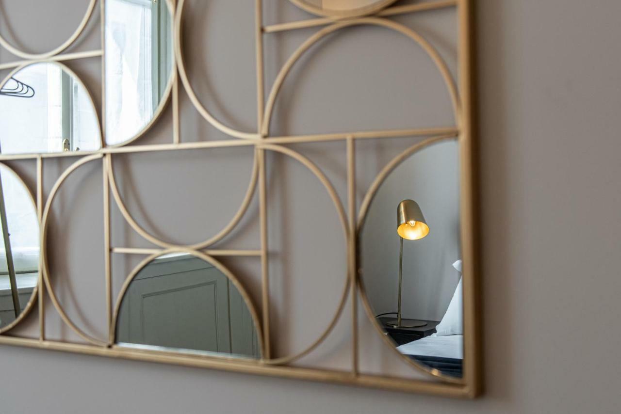 Joivy Sophisticated 3-Bed Flat With Desk Lägenhet Milano Exteriör bild